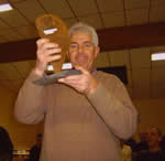 Le trophée club attribué à Yves BRION  est confié à Georges qui lui remettra
